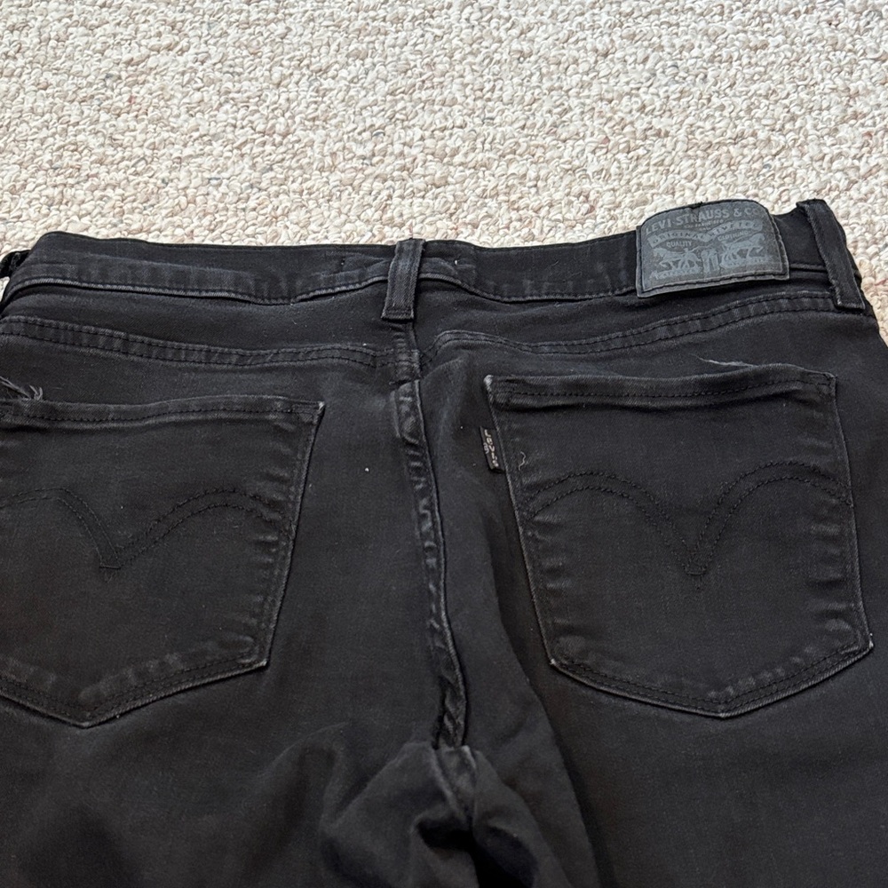 Levi's Women's Black Straight Leg Jeans - Picture 4 of 5